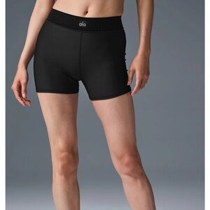 ALO Yoga Black Bike Shorts Mid-Thigh Compression